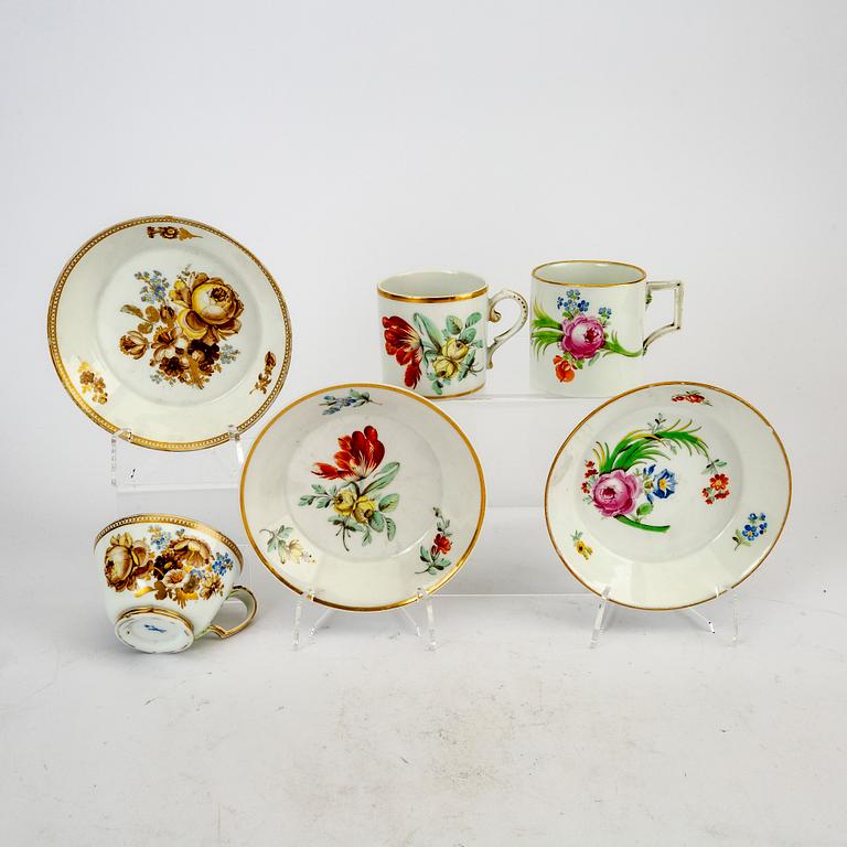 Cups with saucers 2+1 pieces Meissen and possibly Korzec 18th/19th century porcelain.