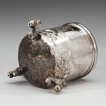 A Danish 18th century silver tankard, makers mark of  Thore Sörensen, Aalborg (1704-1732).