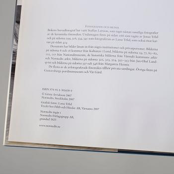 4 books on Swedish glass and porcelain.