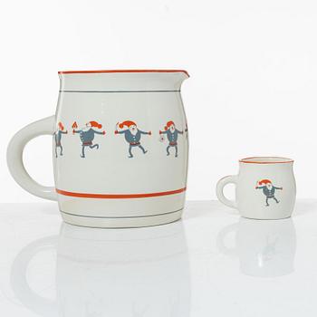 Upsala Ekeby, Glöggkoppar, 17 st, samt kanna, flintgods, "Hej tomtegubbar", Upsala-Ekeby.