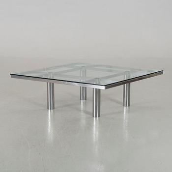 A TOBIA SCARPA GLASS TOP SOFA TABLE.