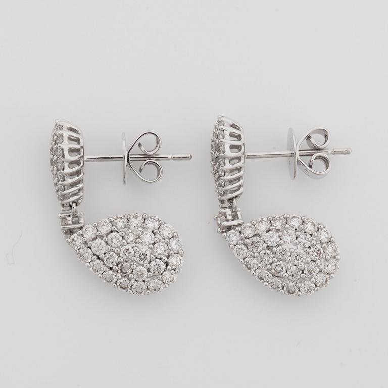 A pair of diamond earrings, 1.69 cts in total.