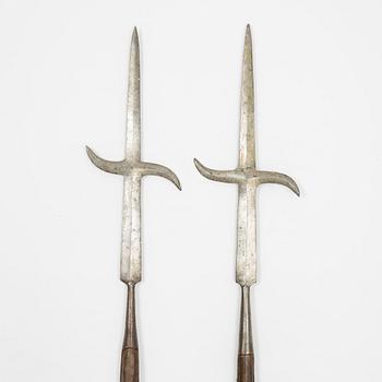 A pair of Swedish partisans.