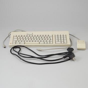 An Apple computer Macintosh SE, model M5011, Apple Computer Inc. USA, 1980s.