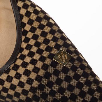 SKOR, "Cabaret", Louis Vuitton.