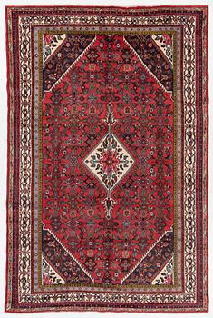 Carpet, Hamadan, 314 x 206 cm.