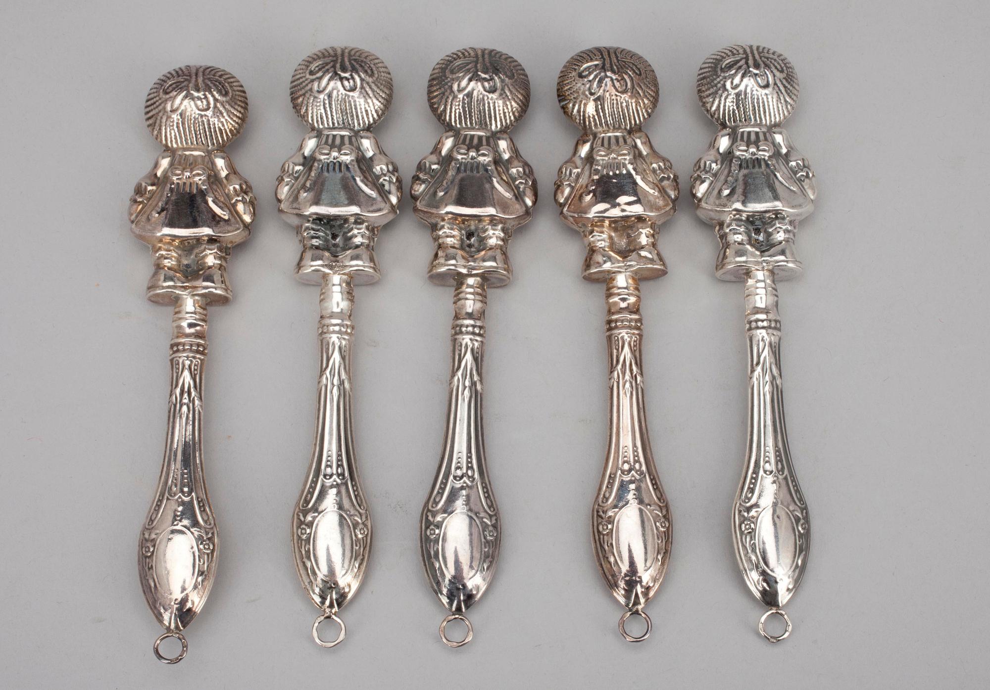 SKALLROR, 5 st, silver 830. Vikt 109 g.