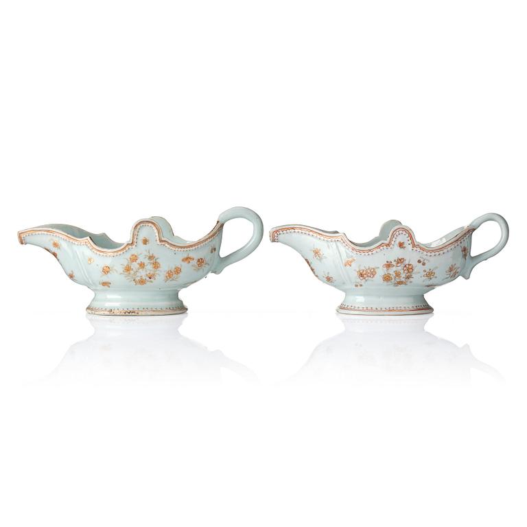 A set of two iron red and gold sauce boats, Qing dynasty, Qianlong (1736-95).