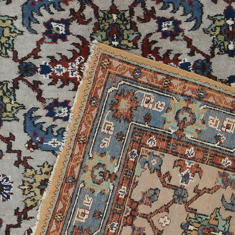 MATTA, orient, ca 306 x 213 cm.