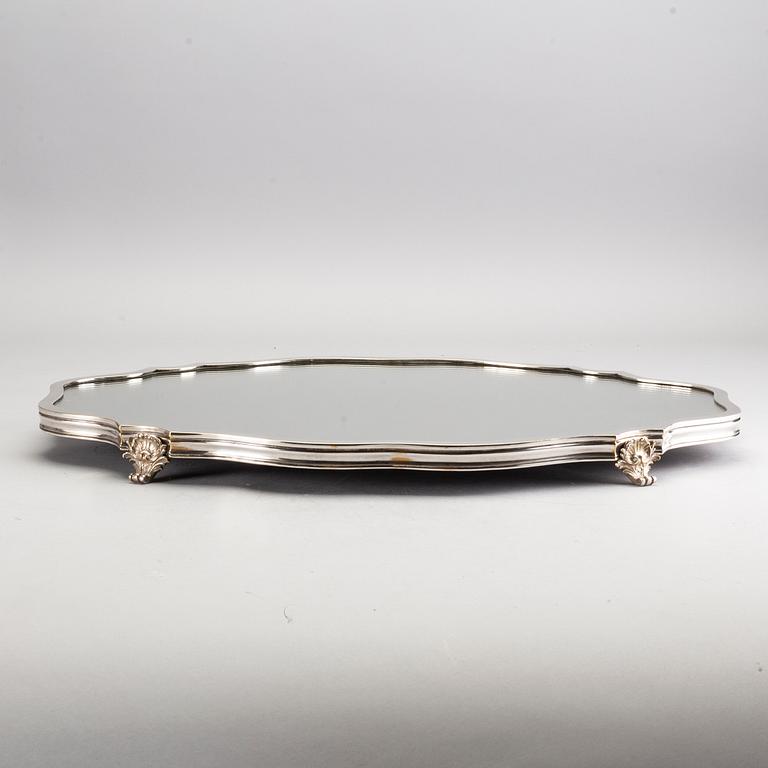 A dinner table plateau, late 19th or early 20th century.