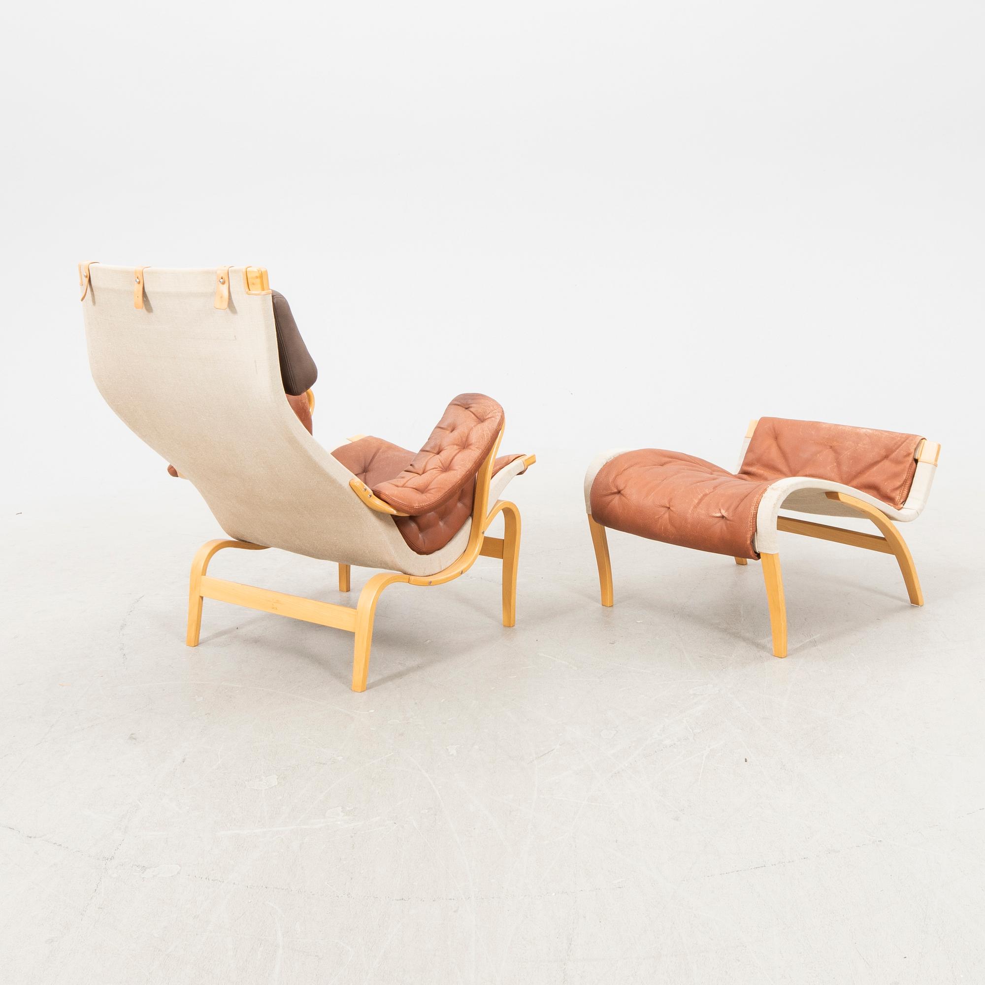 Bruno Mathsson, fåtölj och fotpall, "Pernilla", Dux.