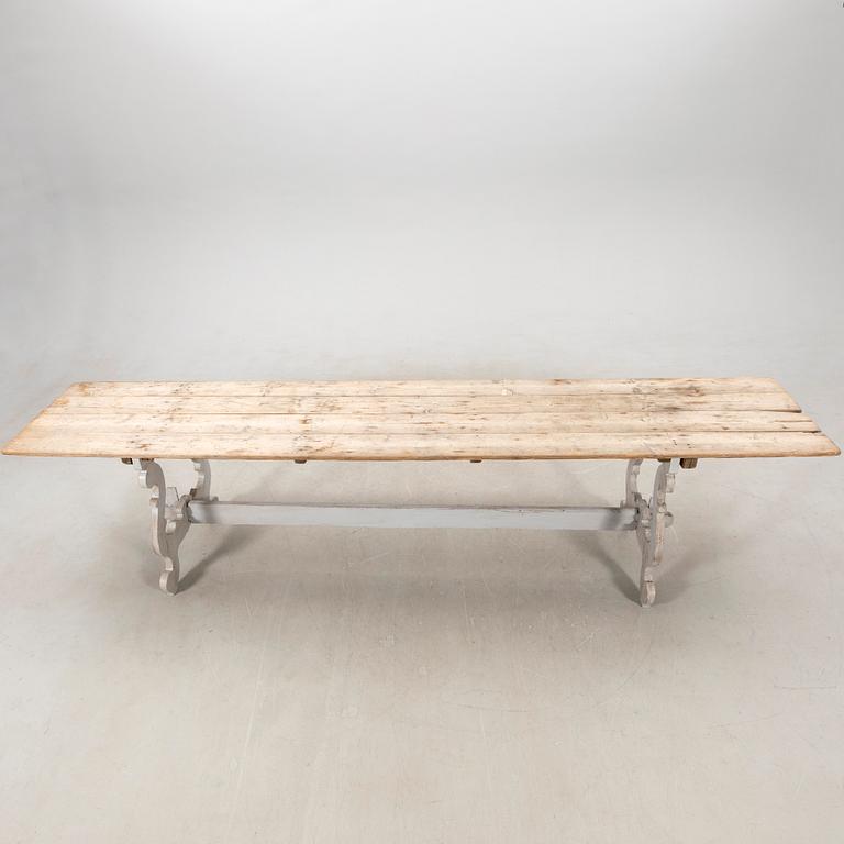 Long table, 20th century.