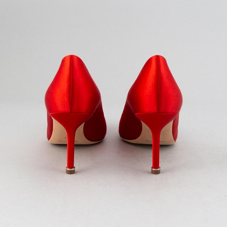 Manolo Blahnik, a pair of red satin 'Hangisi' shoes, 2020, size 38½.