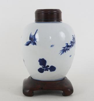 BOJAN, porslin. Kangxi-stil, 1800-tal.