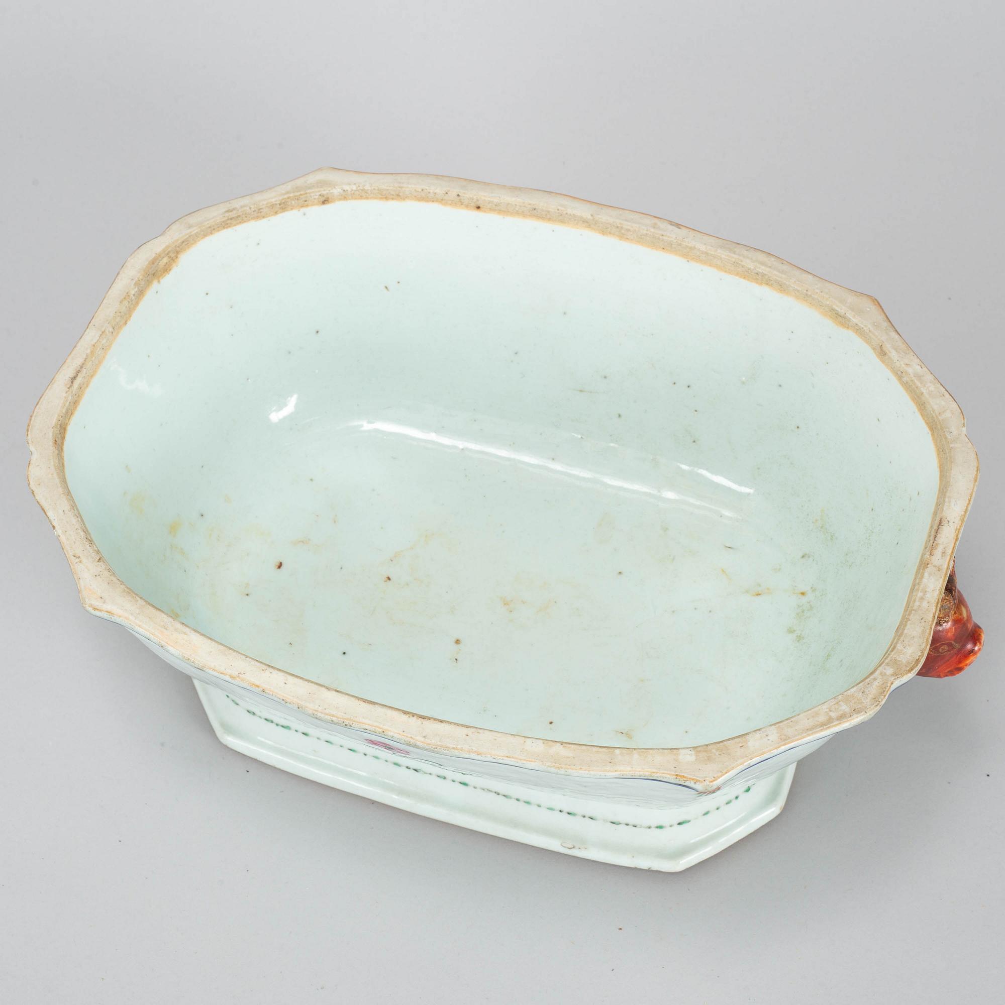 TERRIN med LOCK, kompaniporslin. Qingdynastin, Qianlong (1736-95).