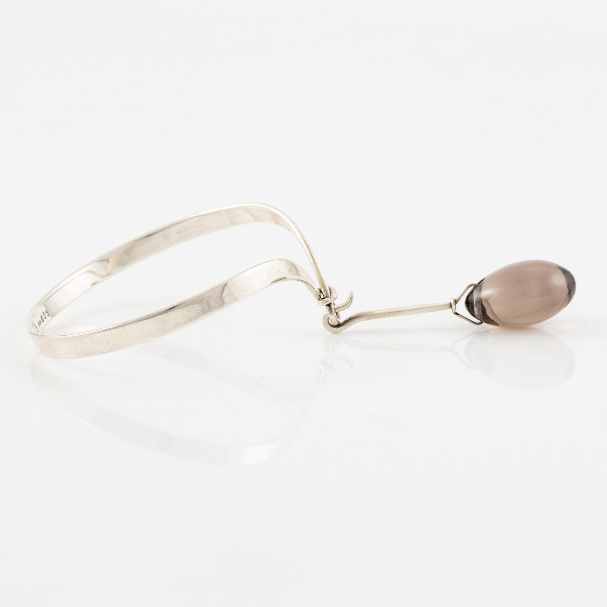 Vivianna Torun Bülow-Hübe, a bracelet with pendant, sterling silver and smoky quartz, for Georg Jensen.