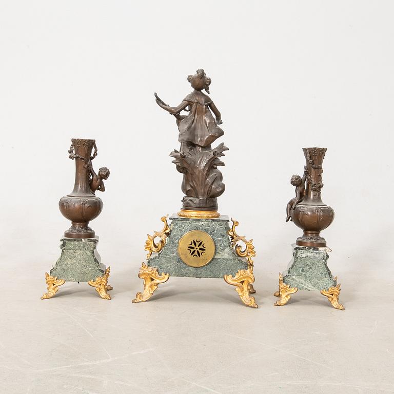 Bordsgarnityr 3 dlr Louis XV-stil 1900-talets första hälft.