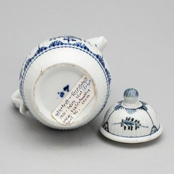 KANNA, porslin, sannolikt 1700-tal.