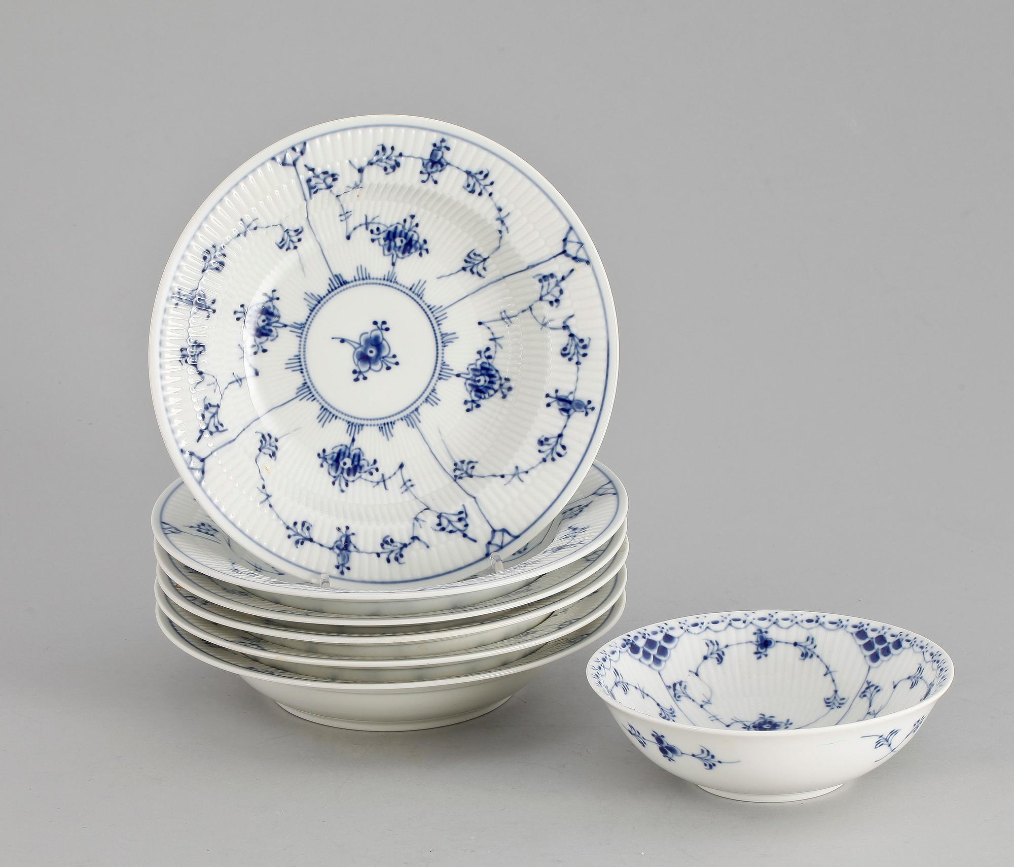 TALLRIKAR 6 st, SAMT SKÅL, porslin, Musselmalet, Royal Copenhagen.