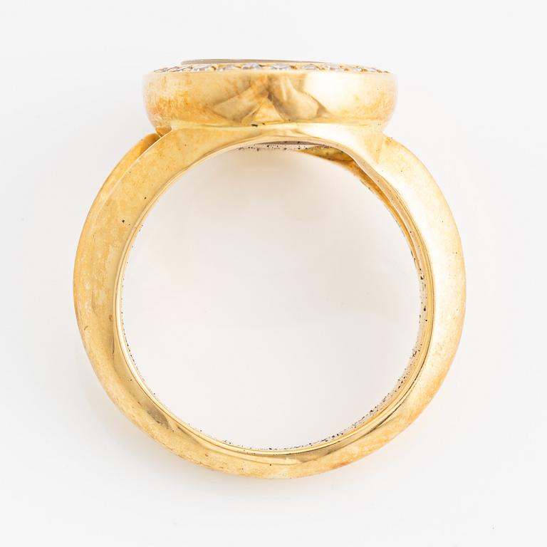 Chopard ring 18K guld med runda briljantslipade diamanter.