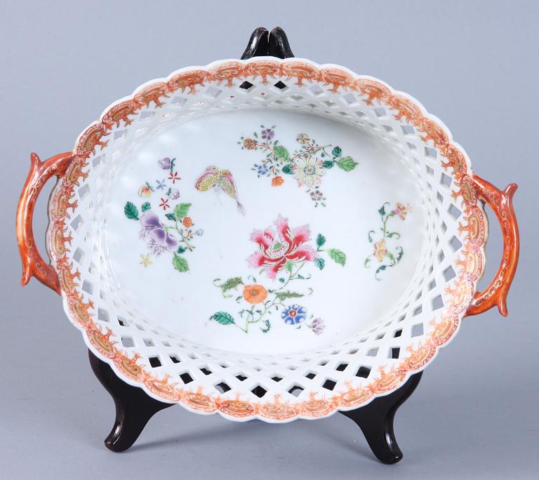 GALLERSKÅL, porslin, Kina, 1700-tal.