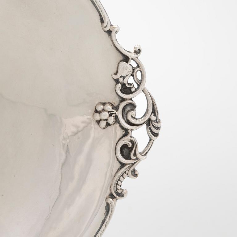 A silver dish, Auran Kultaseppä 1938.