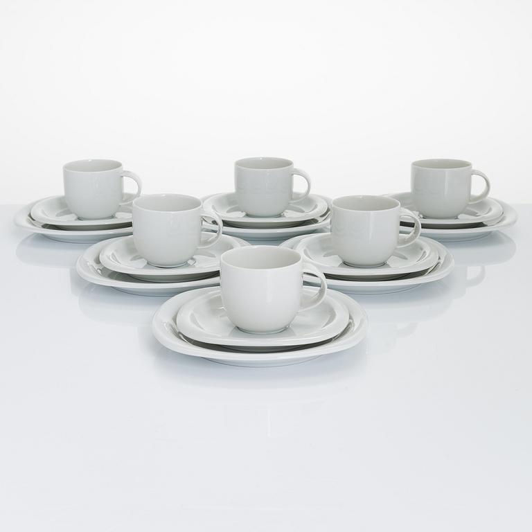 Timo Sarpaneva, A 74-piece 'Suomi' tableware set in porcelain, Rosenthal Studio-linie, 1980s. Design year 1976.