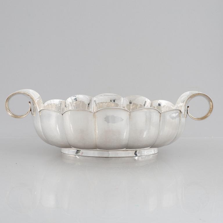 A German silver Art Déco jardinière, mark of  Adolf Mogler, Heilbronn, circa 1925.