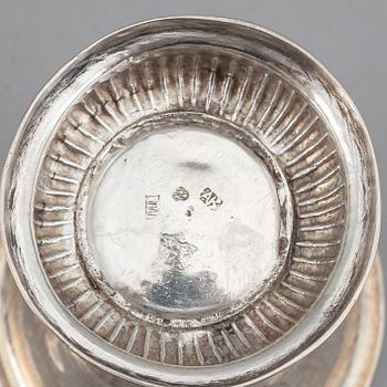 A mixed lot of four Swedish silver beakers, 1797-1818.