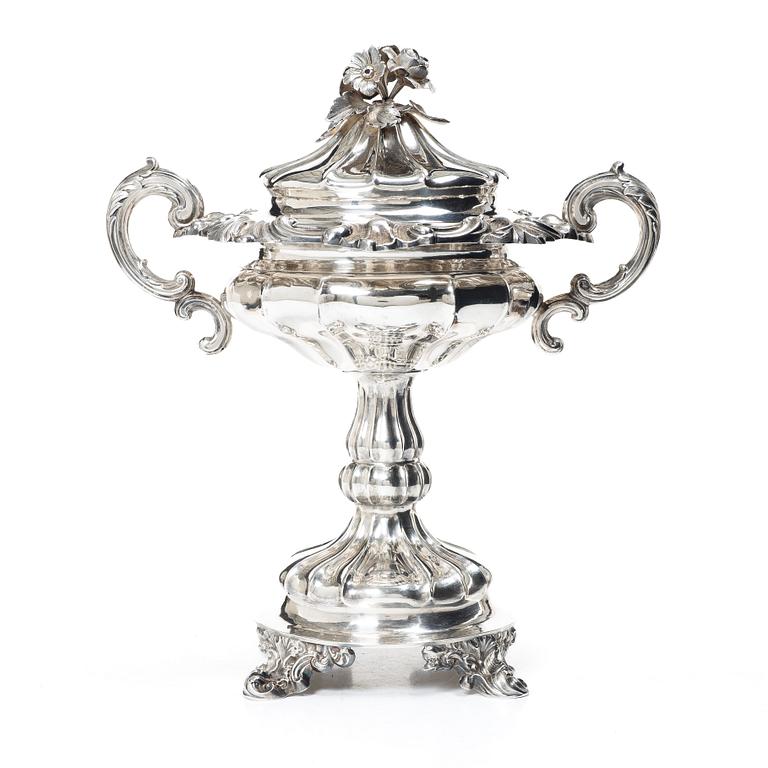 Gustaf Möllenborg, (Carl Teodor Féron), a Swedish silver sugar bowl with cover, Stockholm 1852.