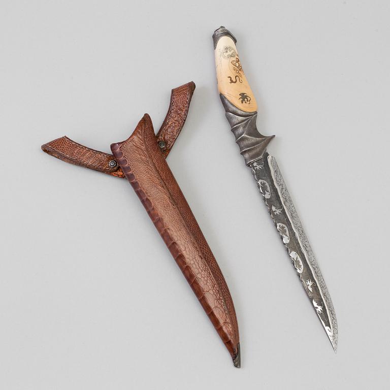 A contemporary knife by Andrzej Rybak.