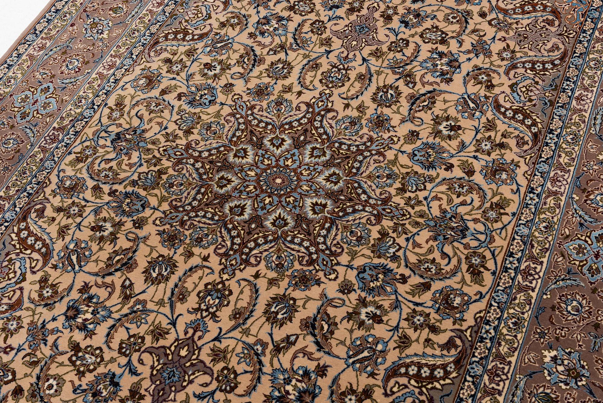 Matta, semiantik Isfahan, ca 241 x 151 cm.
