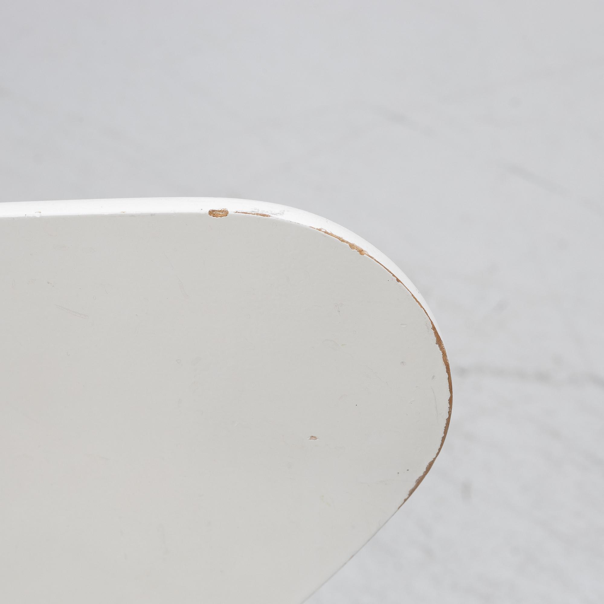 Arne Jacobsen, a pair of model 'Seven' chairs, Fritz Hansen, Denmark 1976.