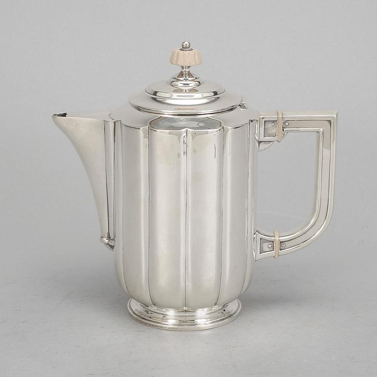 KAFFEKANNA, silver, oidentifierade, otydliga stämplar, 1900-tal. Vikt ca 612g.