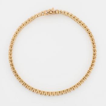 ARMBAND, med briljantslipade diamanter, totalt ca 3.10 ct.