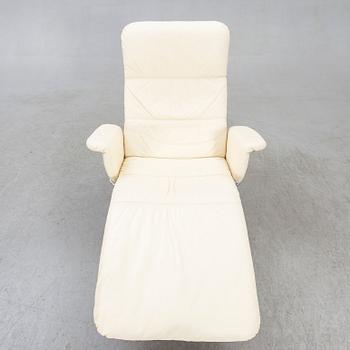 Kenneth Bergenblad, a 1980s Eagle easy chair for DUX.