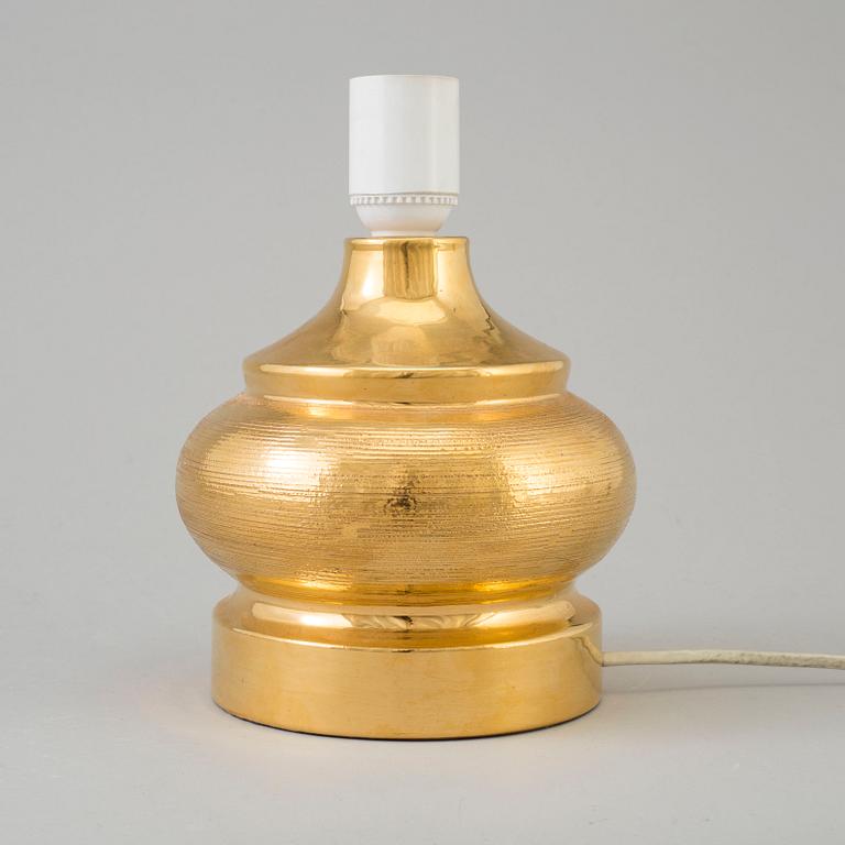 A TABLE LAMP. Ceramics. Italy. For Miranda AB.  Signed with labels. Second half of the 20th century.