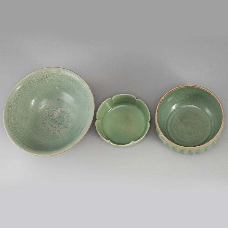 SKÅLAR, tre stycken, keramik. Sydostasien, troligen 1500/1600-tal.