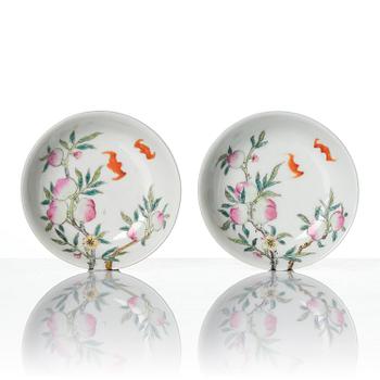 A set of six (5+1) small Chinese 'peaches' dishes, late Qing dynasty/Republic.