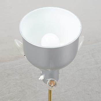 Josef Frank, golvlampa modell 2148, Firma Svenskt Tenn.