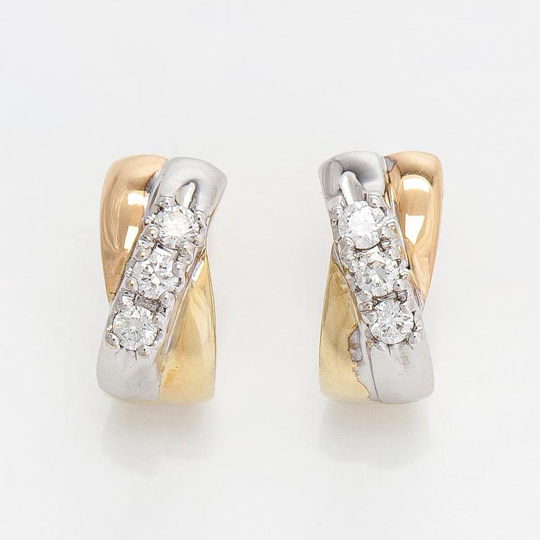 Korvakorut, 14K valko-keltakultaa, timantteja yhteensä noin 0.30 ct. Suomalaiset leimat.