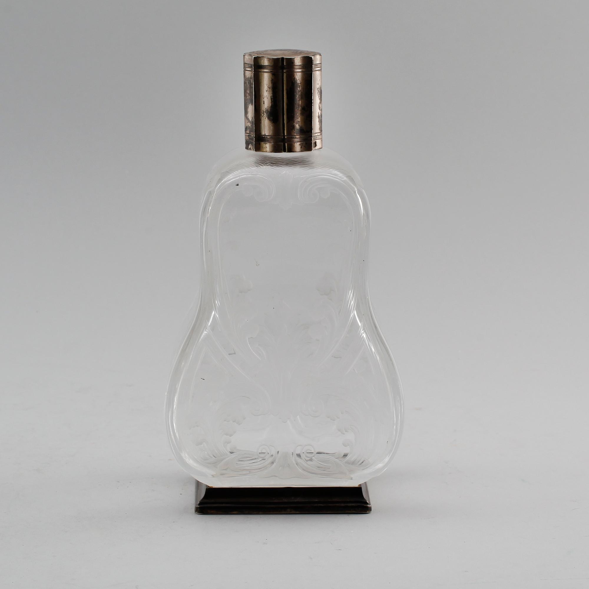 KARAFF, glas med silverbeslag, Frankrike, 1900-talets första hälft.