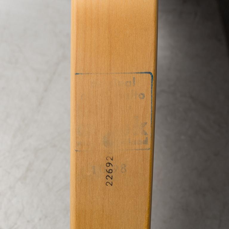 ALVAR AALTO, fåtöljer, ett par, modell 406.