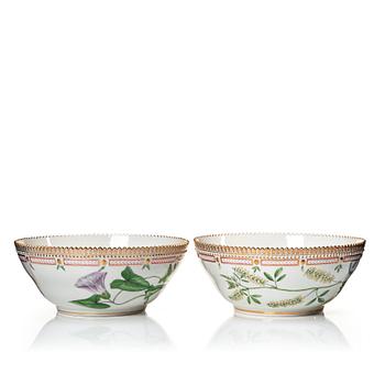 314. A pair of Royal Copenhagen 'Flora Danica' bowls, Denmark, 20th Century.