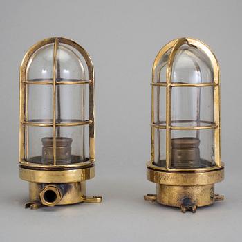 MÄSSBELYSNING, ett par. HR, 1900-talets mitt.