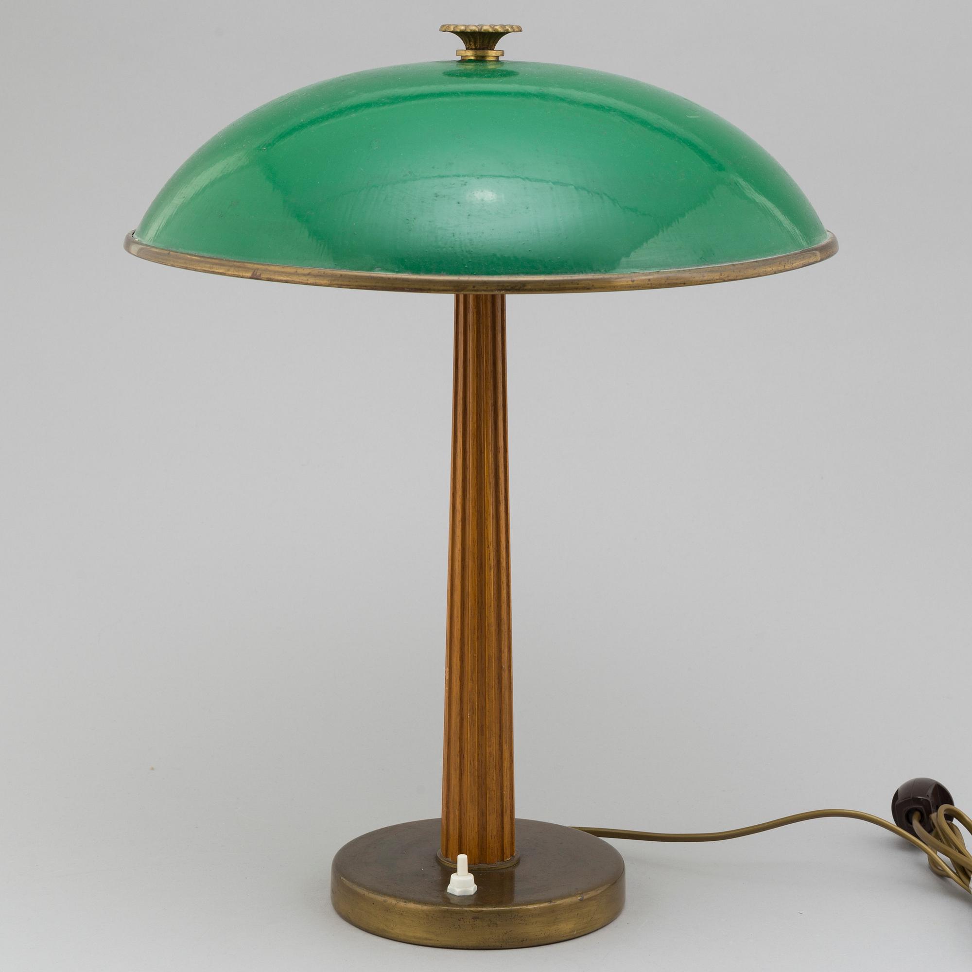 A 1930s / 40s table lamp.
