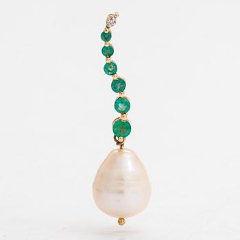 Hänge, 14K guld, smaragder, diamant och odlad barockpärla, London.