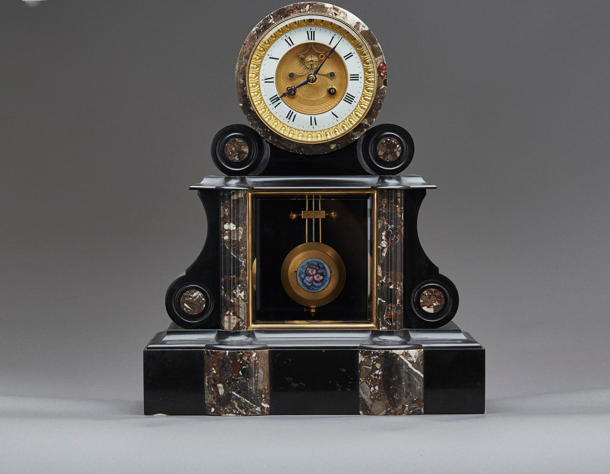 BORDSPENDYL, Frankrike, 1800-talets andra hälft.