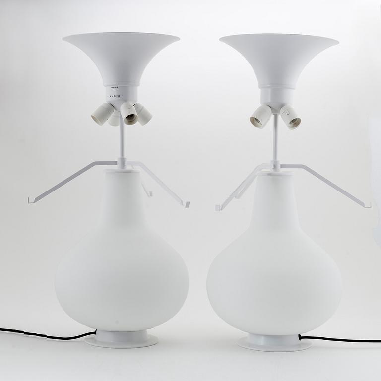 Max Ingrand, a pair of glass table lights, 'Fontana', Fontana Arte, Italiy.