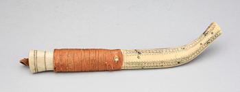 KNIV, samisk, 1900-tal. Bär sign.